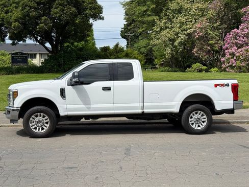 Used 2019 Ford F250 XLT w/ XLT Value Package AWD/4WD image 2