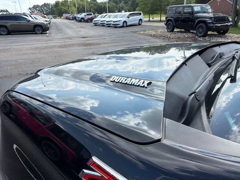 Used 2023 Chevrolet Silverado 1500 LTZ w/ LTZ Premium Package AWD/4WD image 14