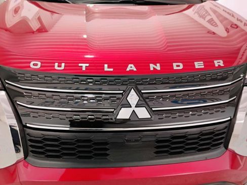 Used 2024 Mitsubishi Outlander ES FWD image 20