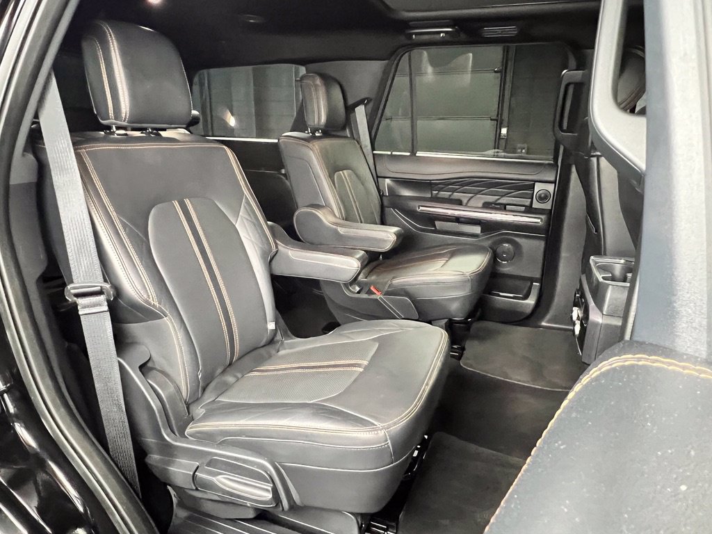 Used 2024 Ford Expedition Platinum AWD/4WD image 18