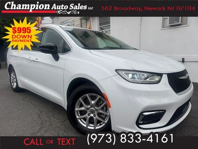 Used 2024 Chrysler Pacifica Touring-L