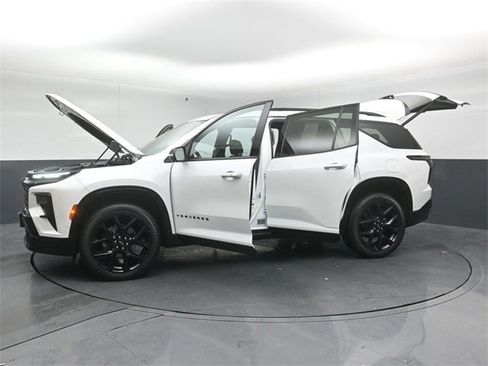 Used 2024 Chevrolet Traverse RS w/ LPO, Floor Liner Package image 53