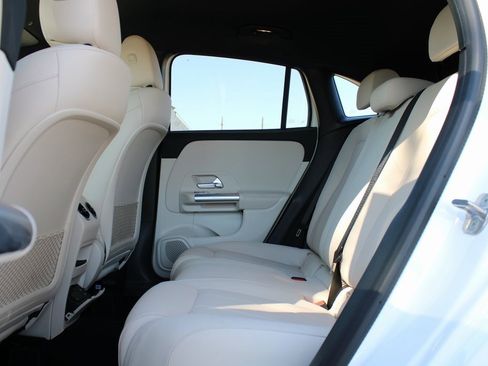 Used 2025 Mercedes-Benz GLA 250 4MATIC image 24