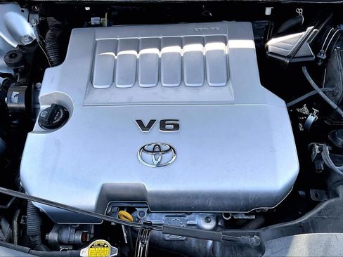 Used 2011 Toyota Venza w/ Convenience Pkg FWD image 31