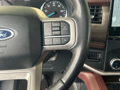 Used 2024 Ford Expedition Limited image 37