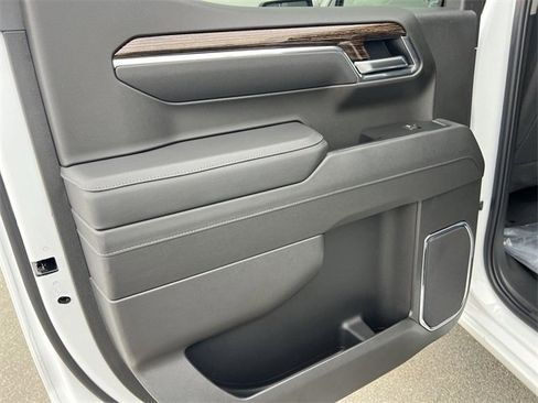 New 2026 GMC Sierra 1500 Elevation image 25