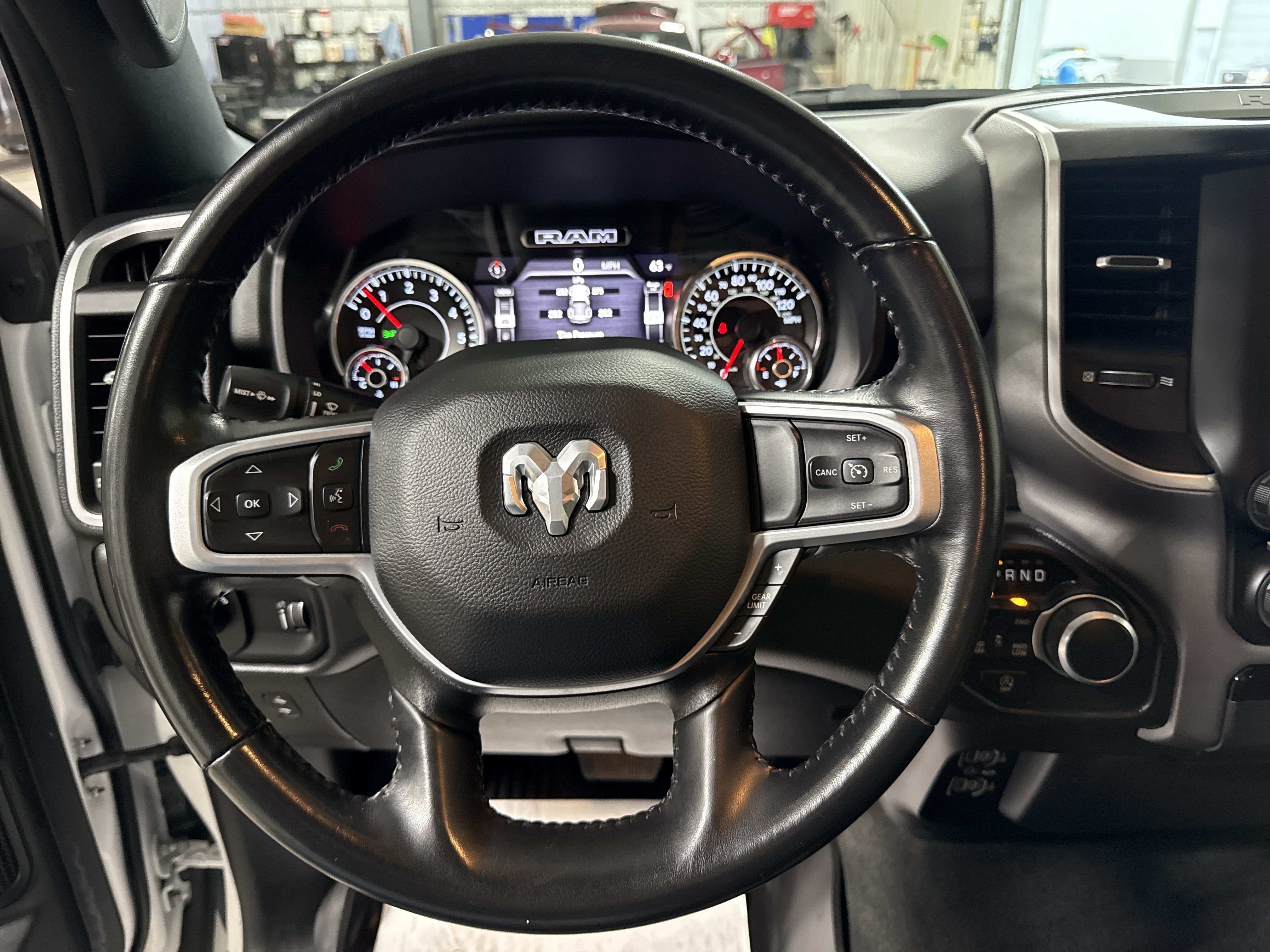 Used 2022 RAM 1500 Big Horn AWD/4WD image 17