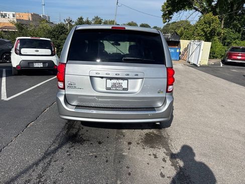 Used 2018 Dodge Grand Caravan GT FWD image 4