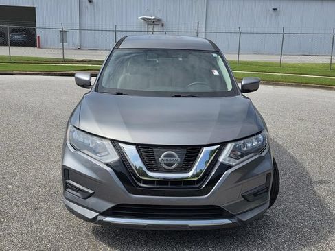Used 2017 Nissan Rogue S FWD image 2