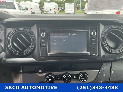 Used 2018 Toyota Tacoma SR RWD image 16