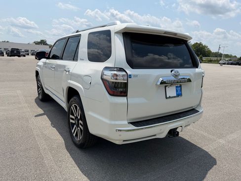 Used 2016 Toyota 4Runner Limited AWD/4WD image 3