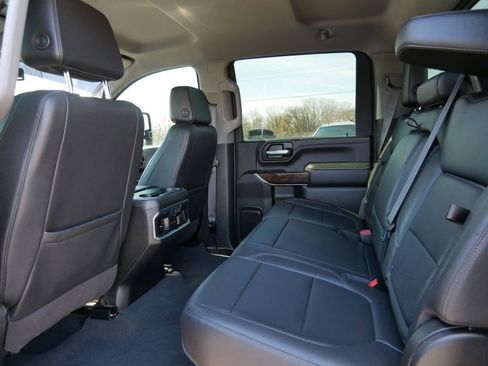Used 2021 GMC Sierra 3500 SLT w/ SLT Premium Package AWD/4WD image 16