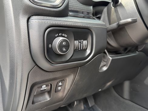 Used 2022 RAM 1500 Limited AWD/4WD image 43