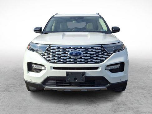 Used 2020 Ford Explorer Platinum w/ Premium Technology Package image 2