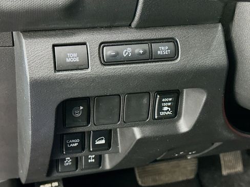 Used 2023 Nissan Frontier PRO-4X w/ Pro-4X Premium Package image 17