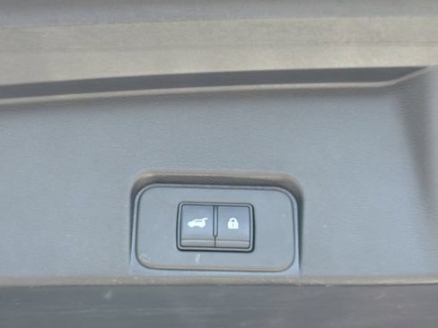 Used 2025 Nissan Rogue SV FWD image 26