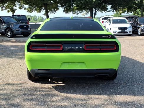 Used 2015 Dodge Challenger SRT Hellcat RWD image 4