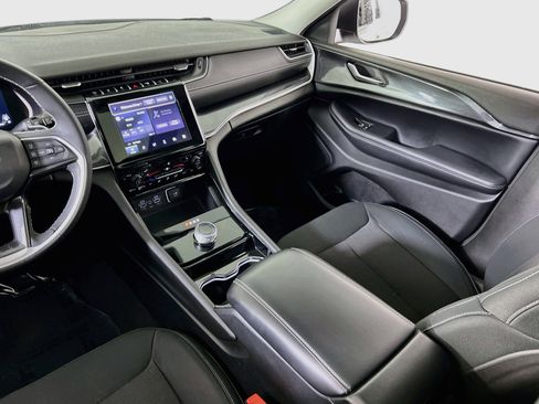 Used 2023 Jeep Grand Cherokee Laredo w/ Luxury Tech Group I AWD/4WD image 23