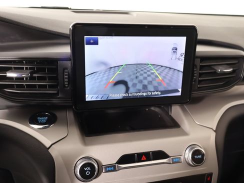 Used 2023 Ford Explorer XLT RWD image 6