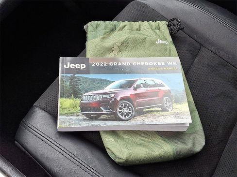 Used 2022 Jeep Grand Cherokee Laredo X image 27