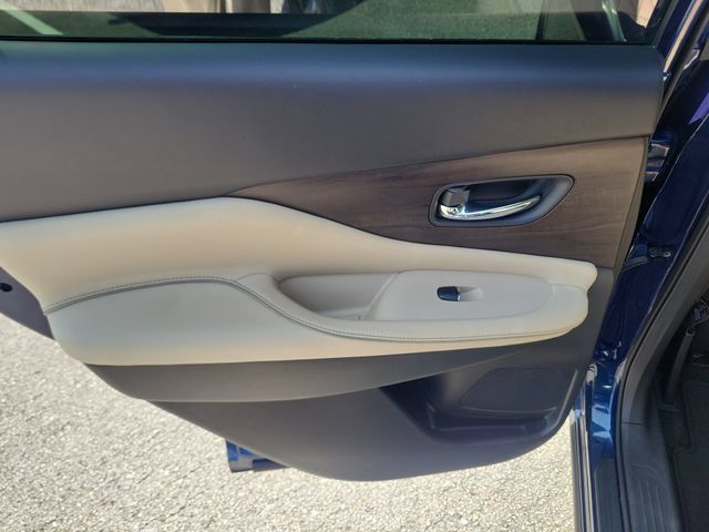 Used 2020 Nissan Murano Platinum FWD image 11