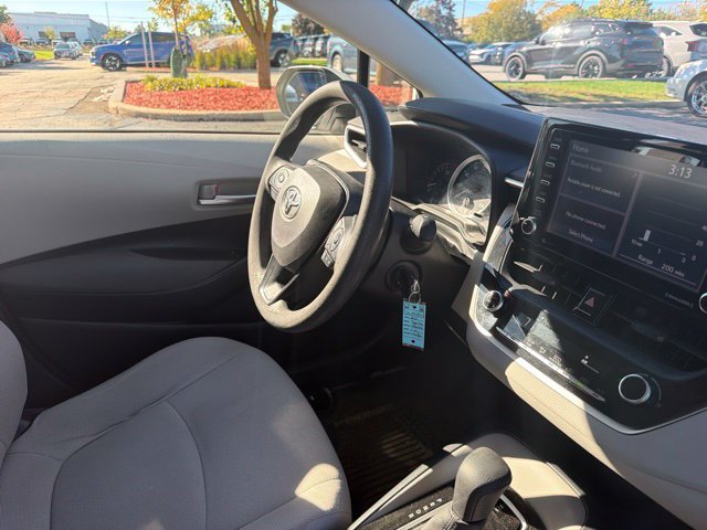 Used 2021 Toyota Corolla LE FWD image 13