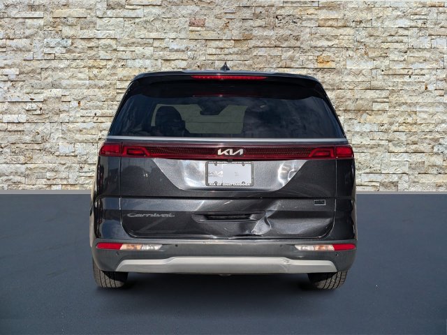 Used 2022 Kia Carnival LX FWD image 6