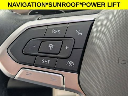 Used 2024 Volkswagen Atlas SEL Premium R-Line AWD/4WD image 17