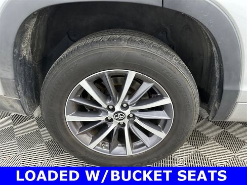 Used 2018 Toyota Highlander XLE image 19