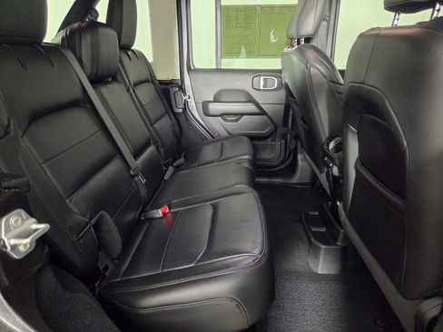 Used 2021 Jeep Wrangler Unlimited Sahara AWD/4WD image 27