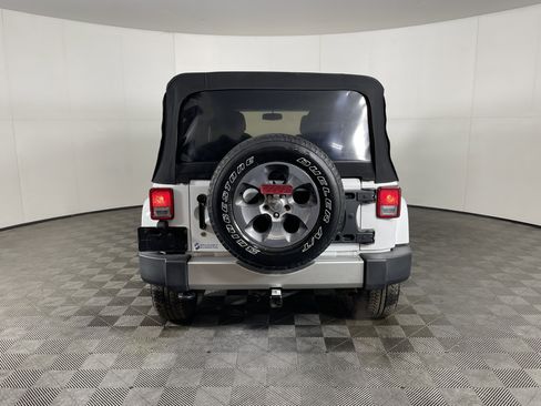 Used 2017 Jeep Wrangler Unlimited Sahara w/ Connectivity Group image 4