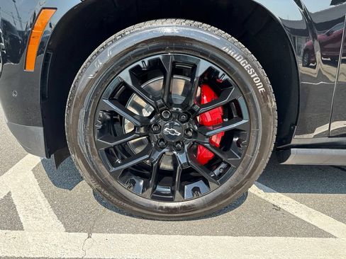 Used 2025 Chevrolet Tahoe High Country AWD/4WD image 10
