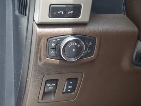 Used 2018 Ford F150 King Ranch w/ Equipment Group 601A Luxury AWD/4WD image 6