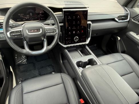 Used 2026 GMC Acadia Elevation w/ Elevation Premium Package AWD/4WD image 13