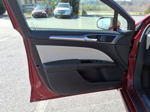 Used 2016 Ford Fusion Energi Titanium w/ Driver Assist Package image 22