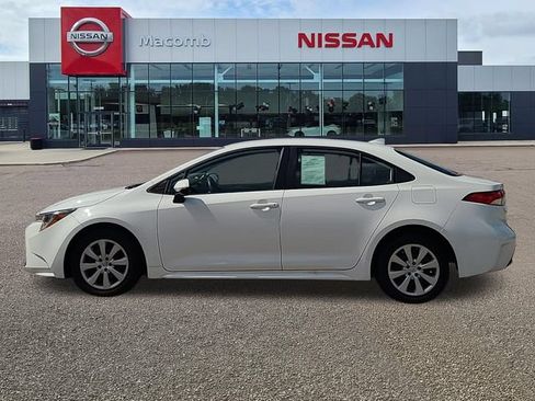 Used 2024 Toyota Corolla LE FWD image 4