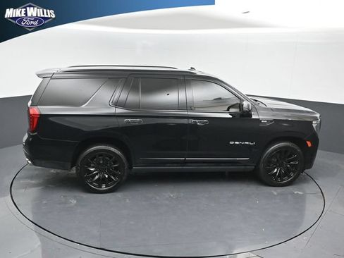 Used 2021 GMC Yukon Denali w/ Denali Premium Package RWD image 16