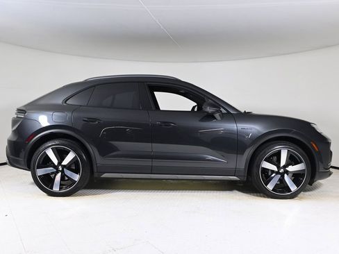 New 2025 Porsche Macan 4S Electric image 8