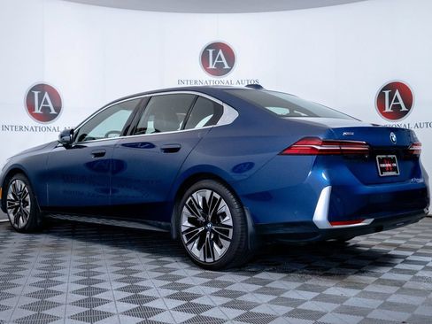 Used 2025 BMW 540i xDrive AWD/4WD image 8