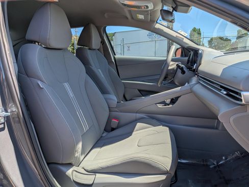 Used 2023 Hyundai Elantra SEL FWD image 7