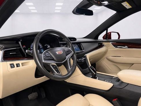 Used 2017 Cadillac XT5 Luxury w/ Driver Awareness Package AWD/4WD image 13