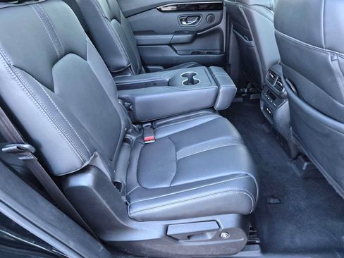 Certified 2023 Honda Pilot Touring image 17