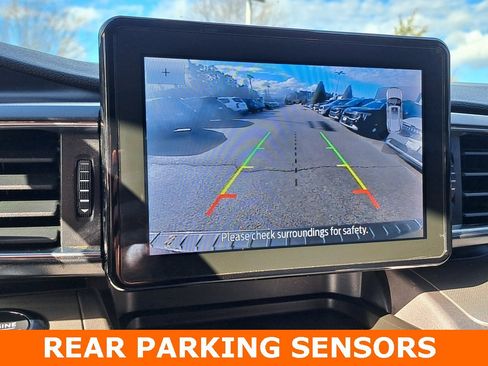 Used 2022 Ford Explorer XLT w/ Equipment Group 202A image 15