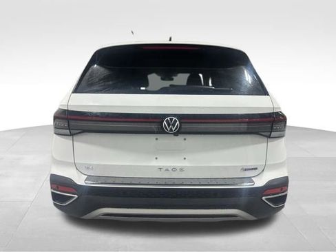 New 2026 Volkswagen Taos SE AWD/4WD image 5