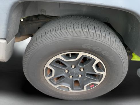 Used 2012 Jeep Wrangler Unlimited Sport image 35