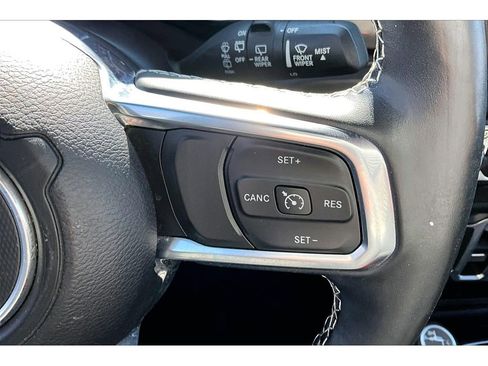 Used 2020 Jeep Wrangler Unlimited Sahara image 24