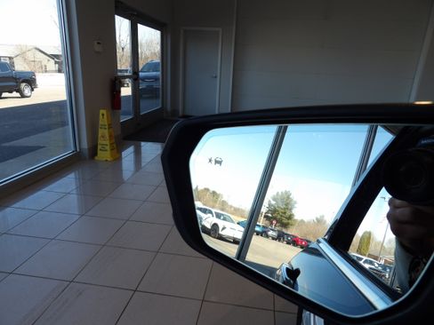 Used 2019 Chevrolet Equinox Premier image 8