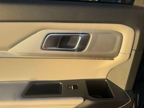 New 2026 Ford Explorer Active w/ Active Comfort Package image 24