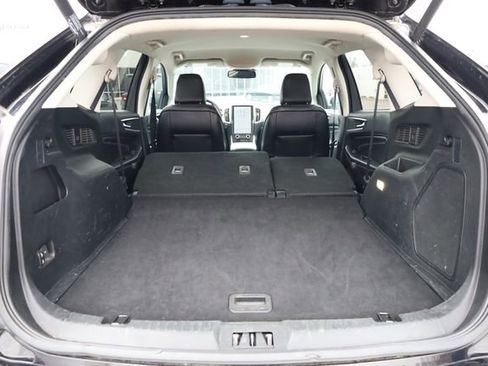 Used 2022 Ford Edge Titanium image 26