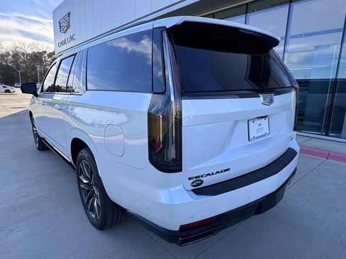 Used 2023 Cadillac Escalade ESV Sport Platinum w/ LPO, ONYX Package image 3